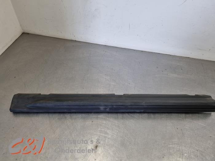 Marche-pied (list de couverture) droite d'un Ford Transit, -, 3 mois de garantie, -, -