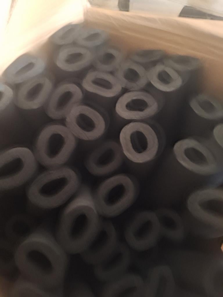 Tube d isolation en mousse pour tuyaux, Enlèvement