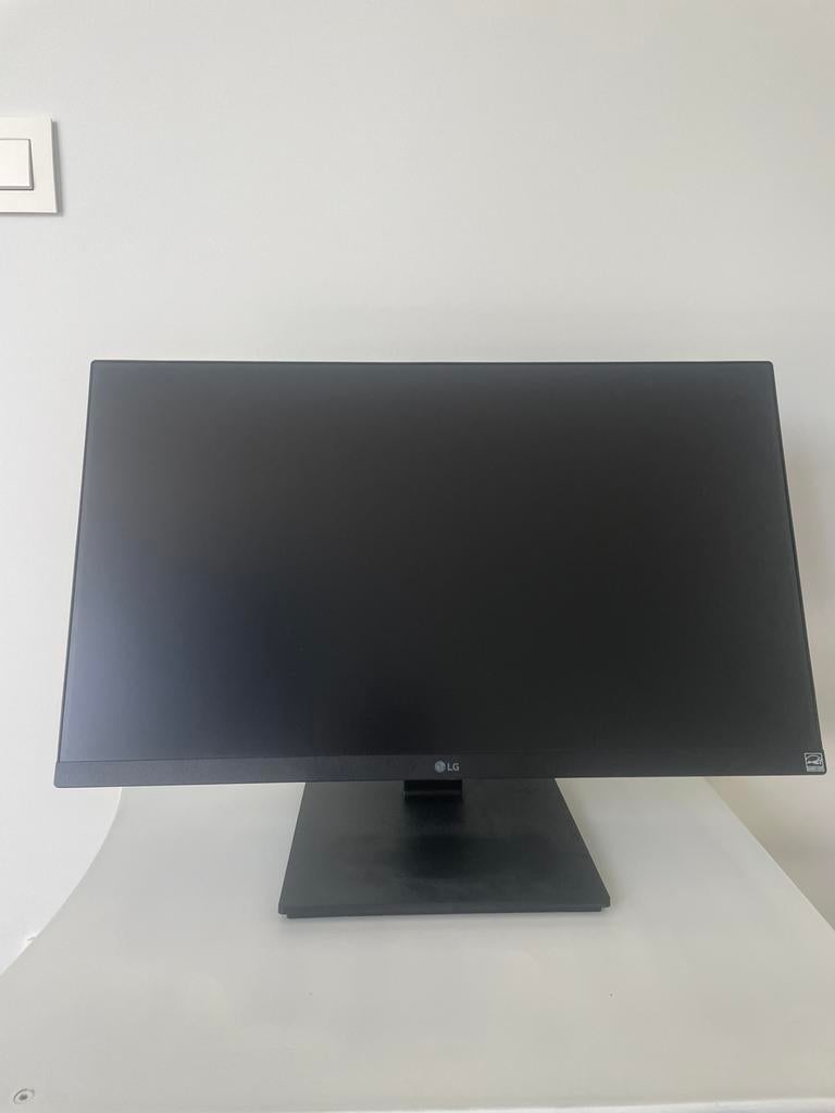 Lg 24inch monitor DEFECT, Computers en Software, Monitoren, Ophalen, Zo goed als nieuw
