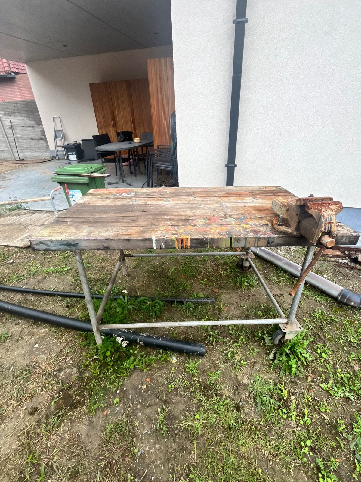 Werkbank met bankvijs, Doe-het-zelf en Bouw, Ophalen, Gebruikt, 70 tot 120 cm
