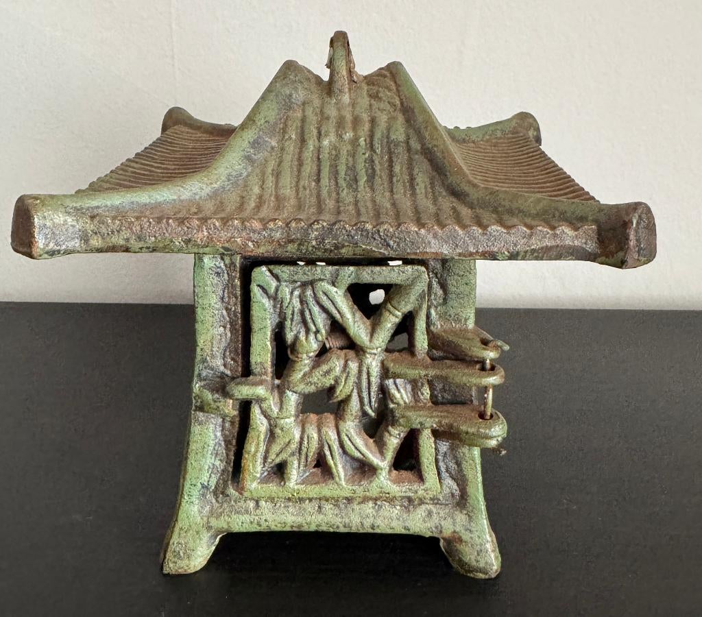 Oude Japanse smeedijzeren pagodelantaarn, Ophalen of Verzenden