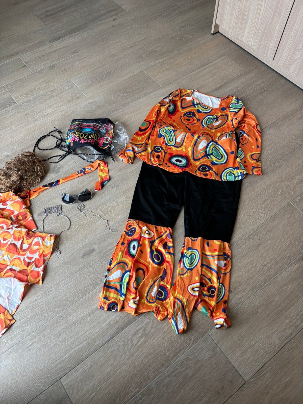 Verkleedkledij voor man/vrouw back to the 70 ths, Vêtements | Femmes, Enlèvement, Comme neuf