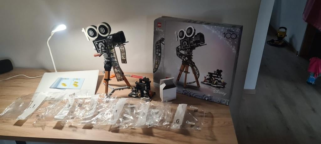 Lego 43230 Walt Disney Camera, Kinderen en Baby's, Speelgoed | Duplo en Lego, Zo goed als nieuw, Lego, Complete set, Compleet