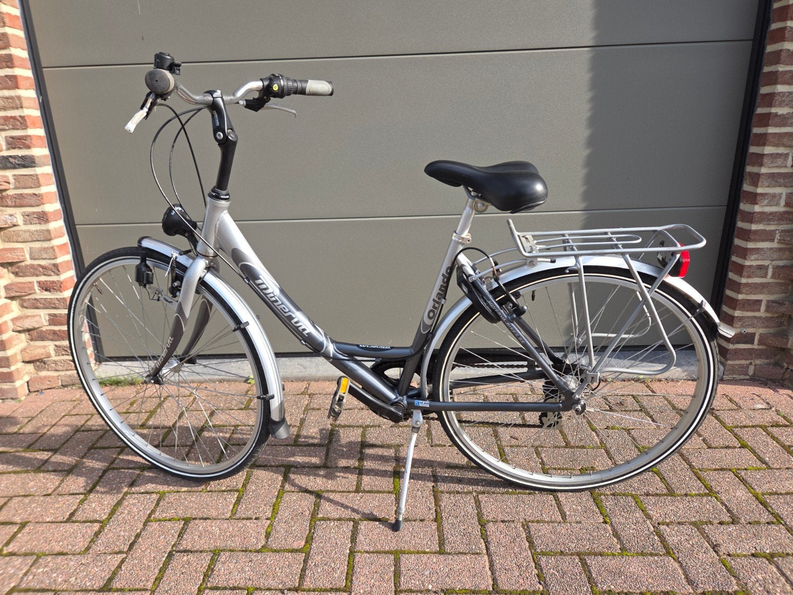 Le vélo Minerva 7 pour filles/vélo pour femmes met à jour se, Enlèvement