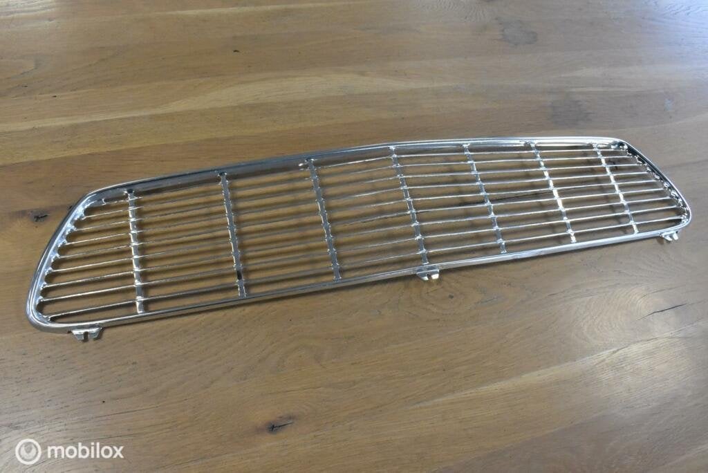 NOS: Grille origineel chroom Ford Taunus P4 ('62-'66) 420120, Auto-onderdelen, Carrosserie, Ford, Nieuw, Ophalen of Verzenden