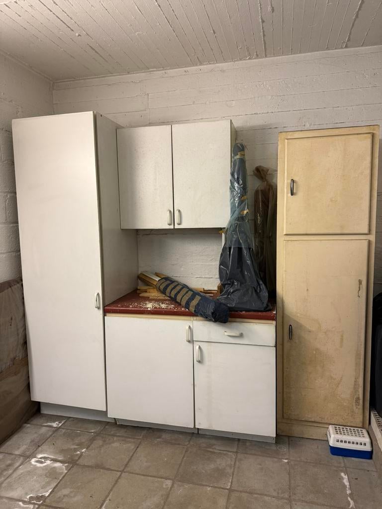 Armoire a donné, Ophalen, Zo goed als nieuw