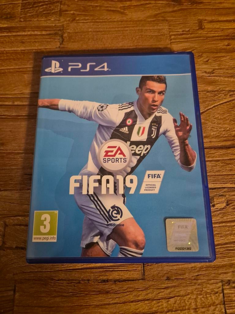 FIFA 19 - PlayStation 4 (PS4) - Voetbalgame, Games en Spelcomputers, Ophalen of Verzenden, Zo goed als nieuw, Eén computer, 3 spelers of meer