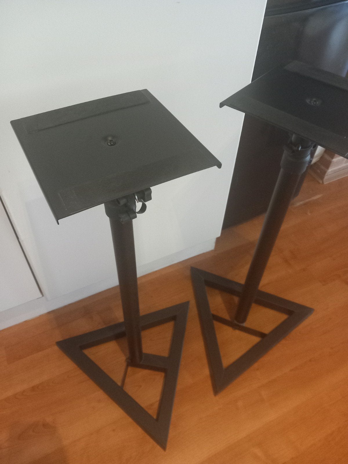 Monitor stand, Enlèvement