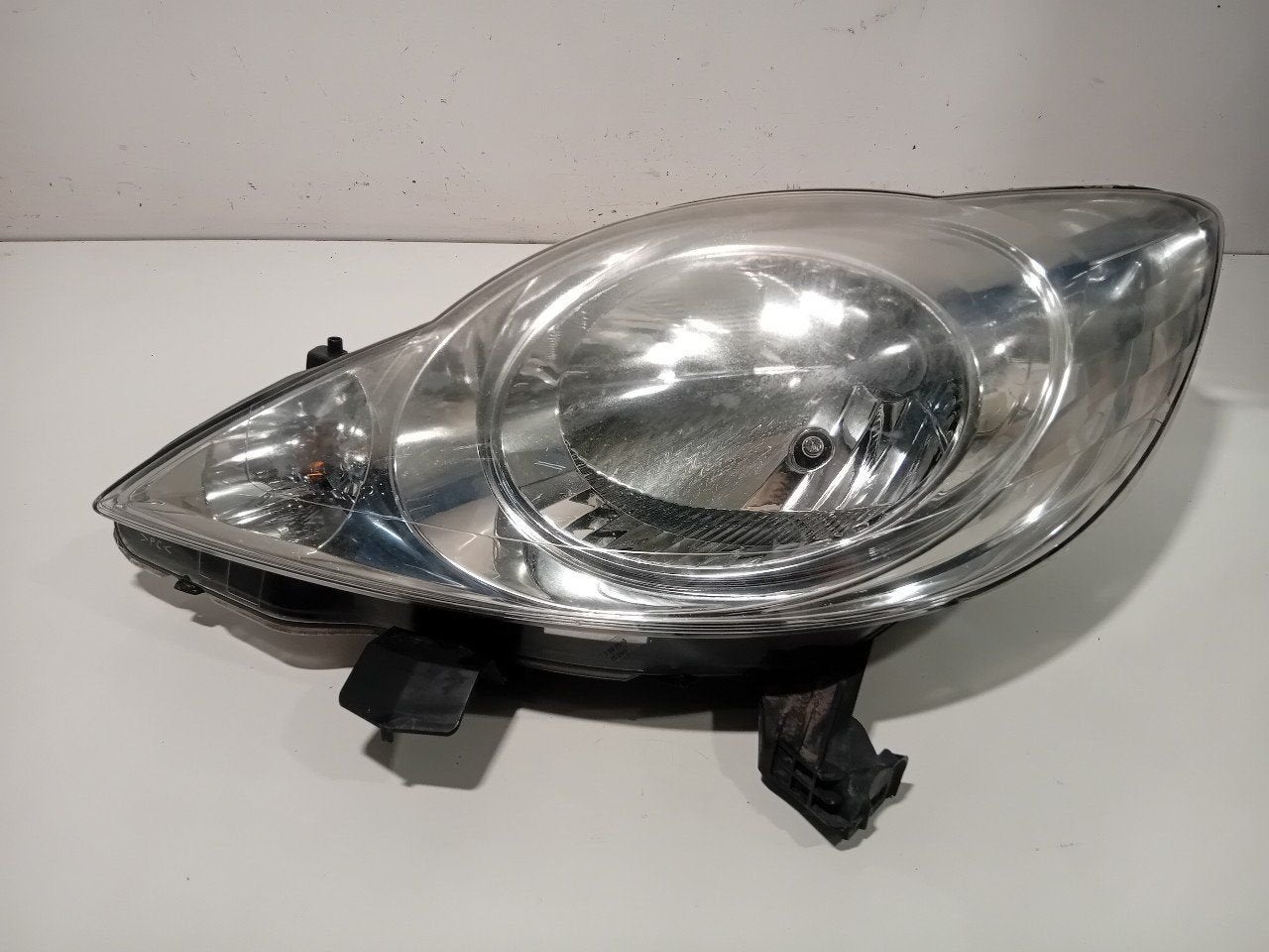 Koplamp links Peugeot 107, Onderdelen@venauto.nl, Van der Ven Autorecycling B.V., Gebruikt, Citroën