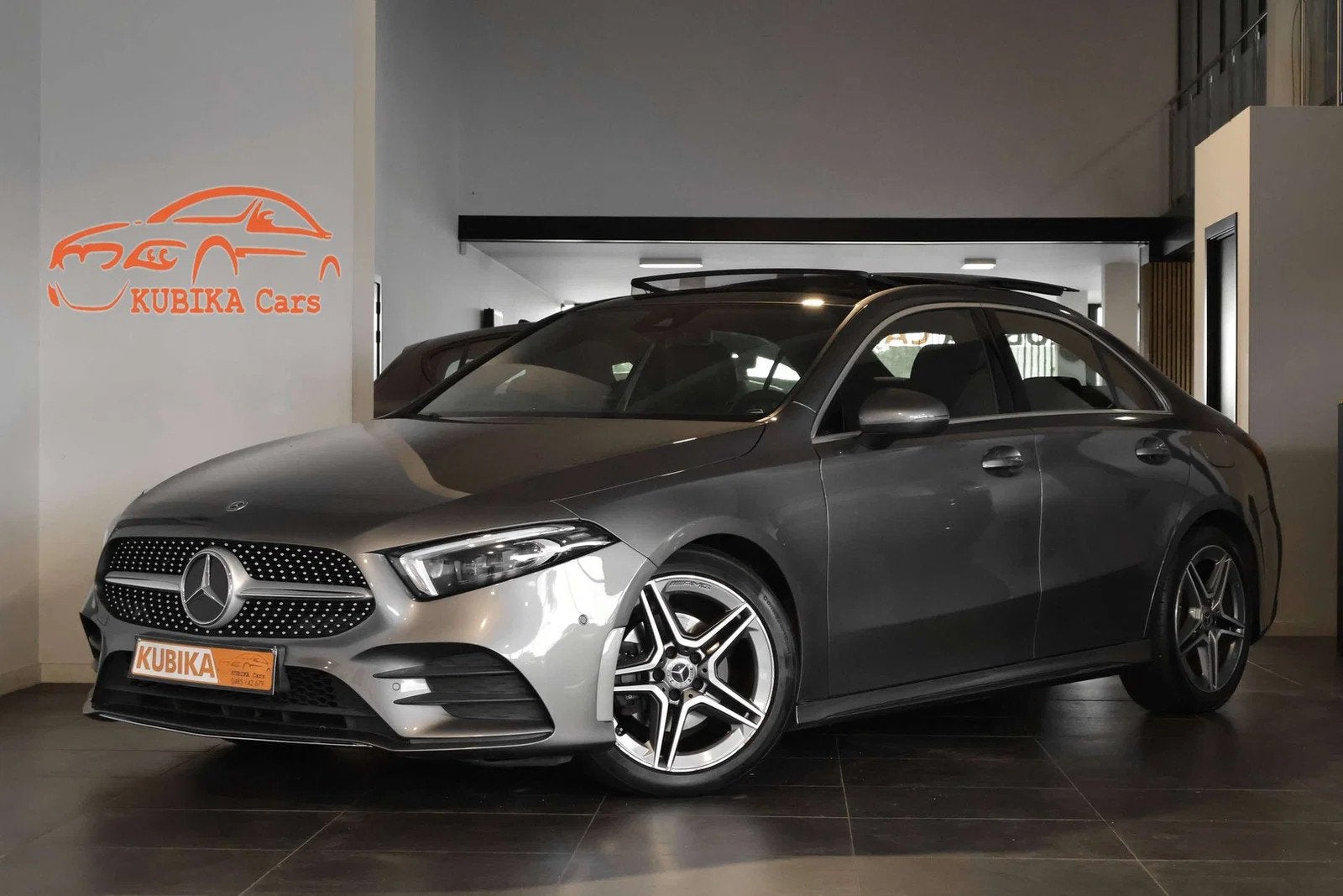 Mercedes-Benz A-CLASS 180 A 180 d AMG Pakket Memory LED Ambi, Auto's, Automaat, 4 deurs, Gebruikt, 4 cilinders