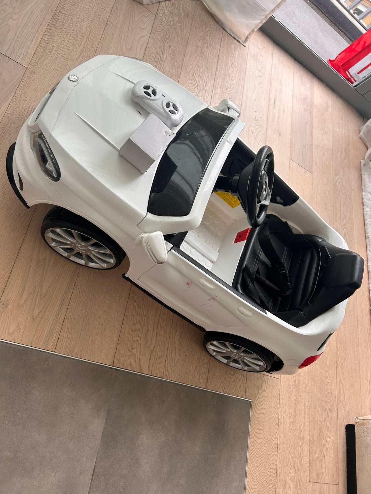Kinderauto met alle toebehoren, Ophalen, Zo goed als nieuw