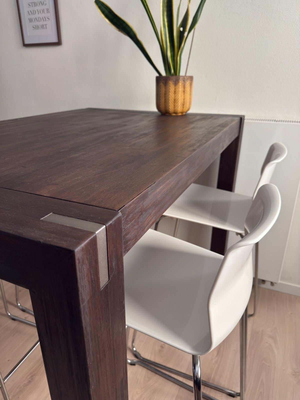 Henders & Hazel bartafel met 4 barkrukken – Massief hout, Ophalen, Gebruikt