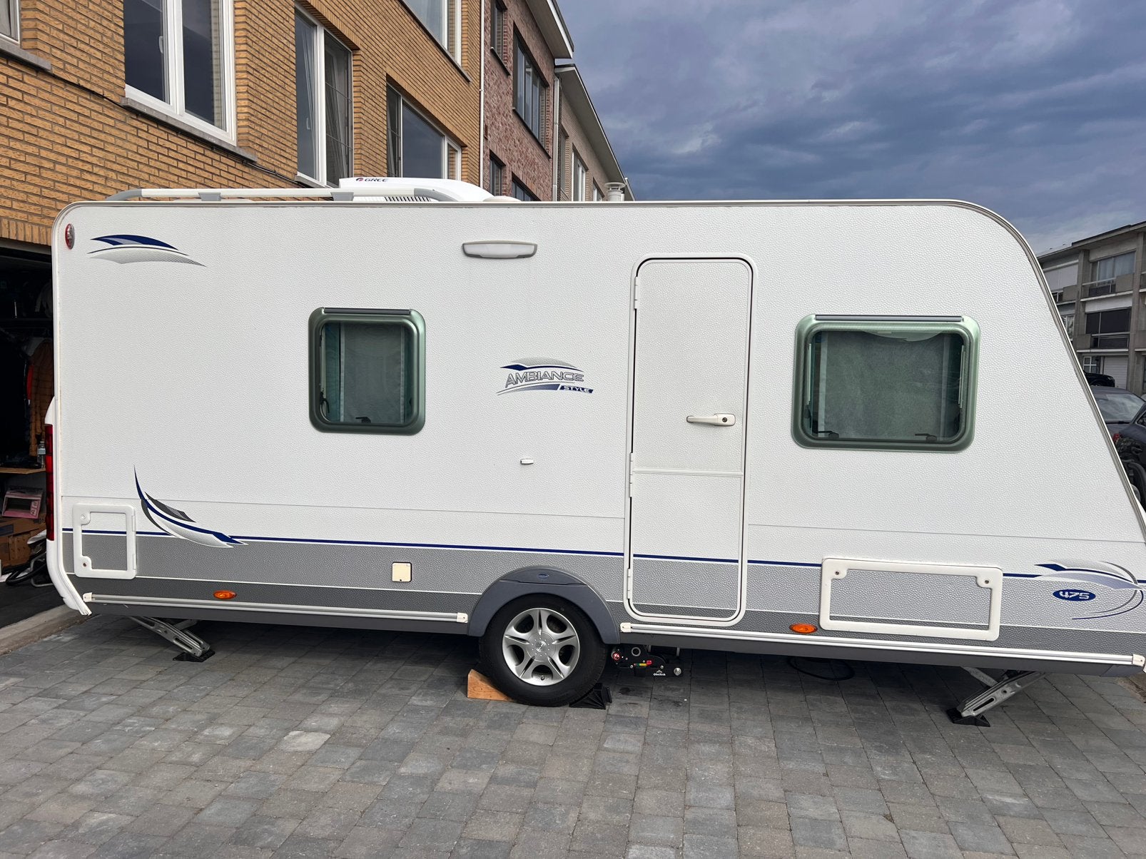 Caravane Ambiance Style 475, Caravanes & Camping, Grand lit, Jusqu'à 4, Particulier, Douche