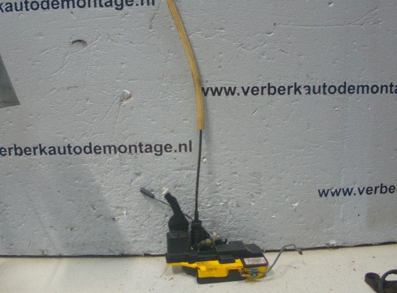 SERRURE DE PORTE ARRIÈRE GAUCHE Volvo XC70 (SZ) (8650552), Arrière, Info@volvocars.com, Volvo Car Germany GmbH, Siegburger Straße 229
50679  Köln, DE