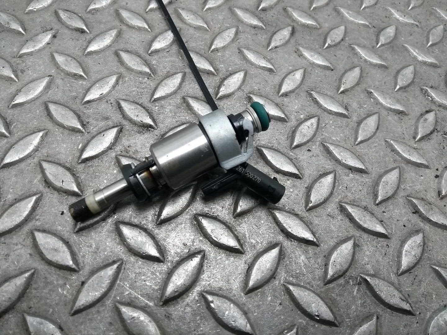 VOLKSWAGEN GOLF BRANDSTOF INJECTOR / VERSTUIVER 2018, Ophalen of Verzenden, Gebruikt, Stiba lid