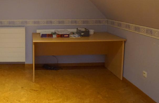 Ruime bureautafel in beuk, Huis en Inrichting, Bureaus, Ophalen, 160 cm, Hout, Zo goed als nieuw