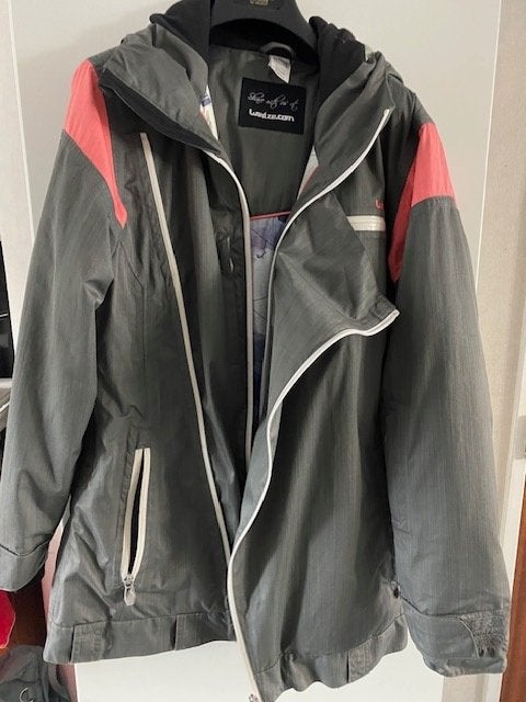 toffe, grijze skijas maat 42 Nieuwstaat, Sport en Fitness, Ophalen of Verzenden, Zo goed als nieuw, Kleding