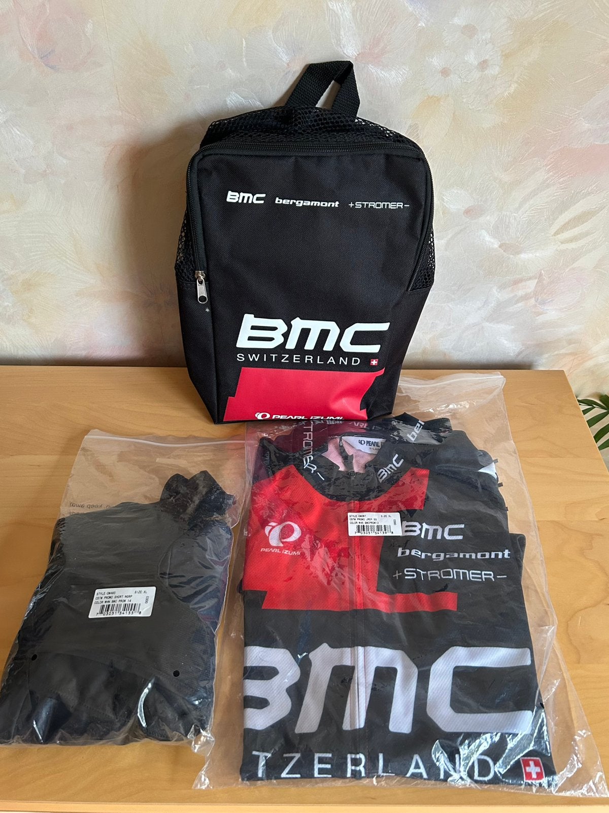 Maillot  + Cuissard Pearl Izumi Team BMC XL, Vélos & Vélomoteurs, Neuf, Vêtements d'extérieur, Enlèvement, Hommes