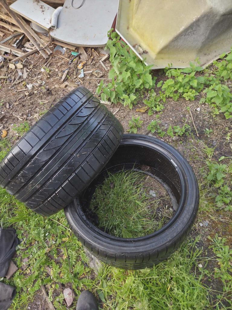 Pneu bridgestone presque neuf 295 30zr 19, 295 mm, Band(en), Zomerbanden, Ophalen