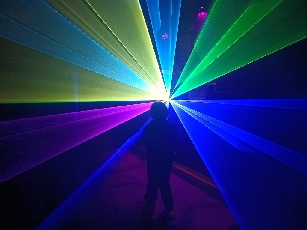 Nieuwe First Class 5W RGB Laser 25Kpps, Muziek en Instrumenten, Ophalen of Verzenden, Nieuw, Laser, Geluidgestuurd