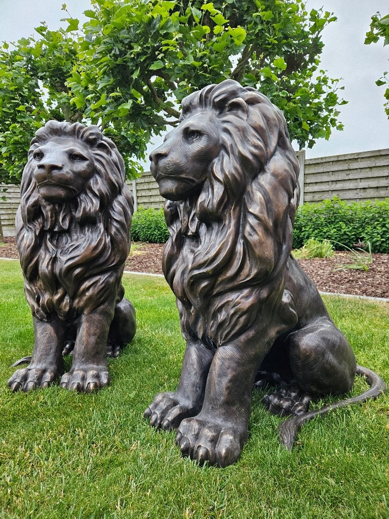GROOT KOPPEL BRONZEN ZITTENDE LEEUWEN, OOK ANDERE MODELLEN!, Tuin en Terras, Tuinbeelden, Nieuw, Dierenbeeld, Overige materialen