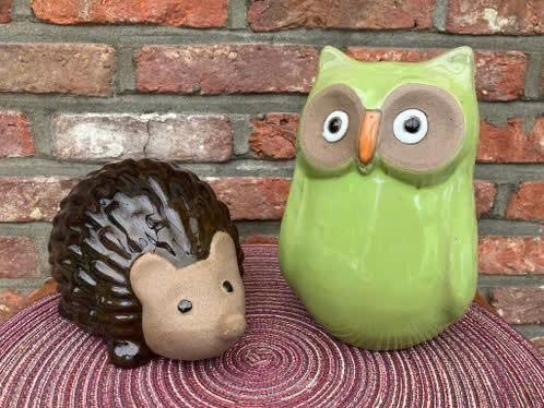 Uil & Egel . Keramieken ( tuin ) beeldjes., Ophalen, Zo goed als nieuw, Steen, Dierenbeeld