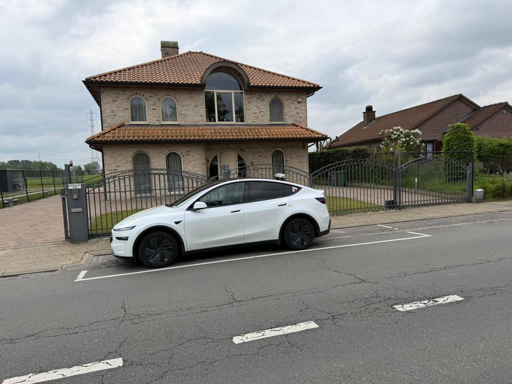 Vrijstaande Spaanse Villa te koop in Sint-Niklaas, Immo, 1000 tot 1500 m², Provincie Oost-Vlaanderen, 5 kamers, Vrijstaande woning
