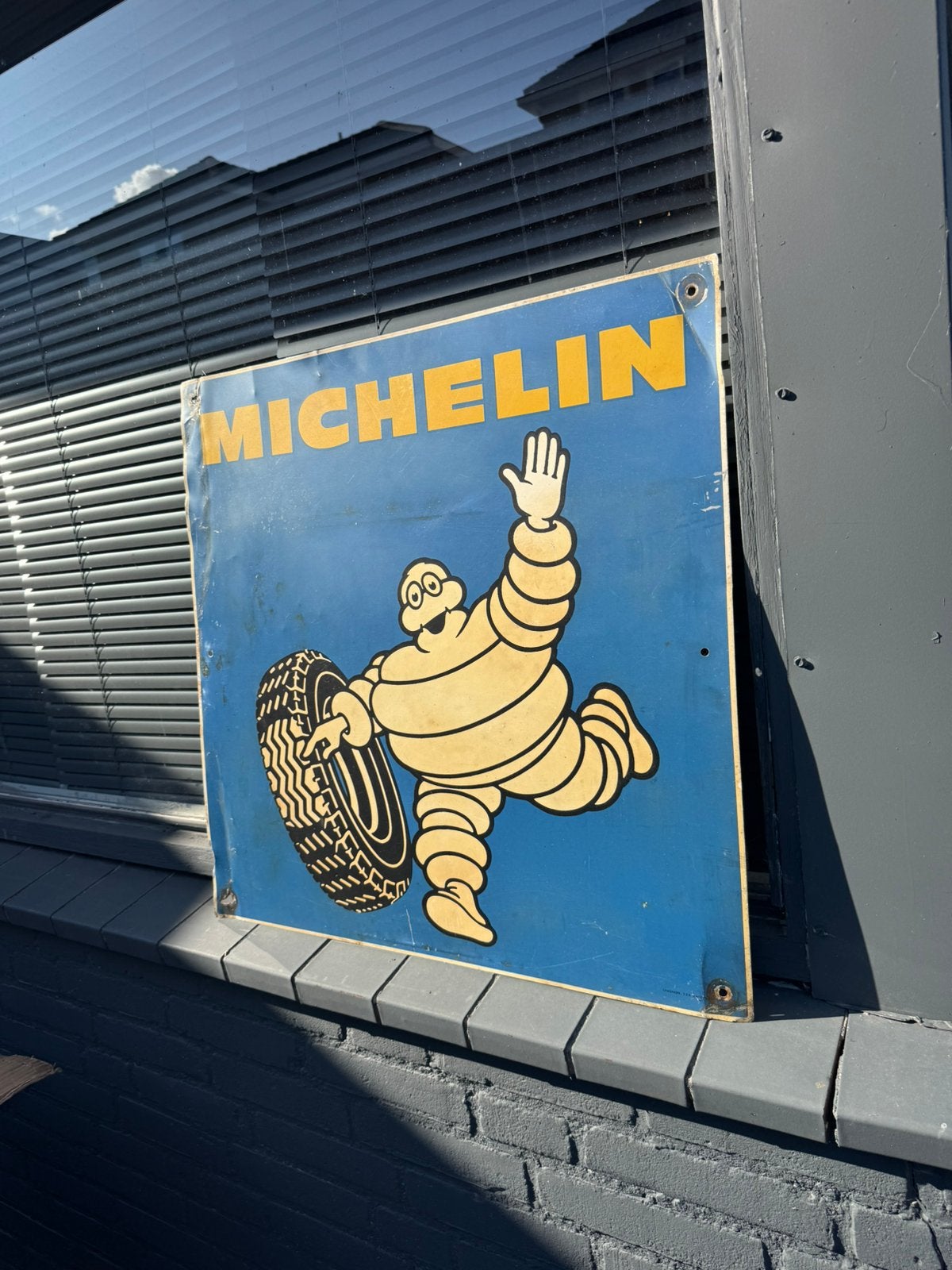 Pneus MICHELIN - vieux panneau publicitaire, Collections, Enlèvement ou Envoi, Utilisé, Panneau publicitaire