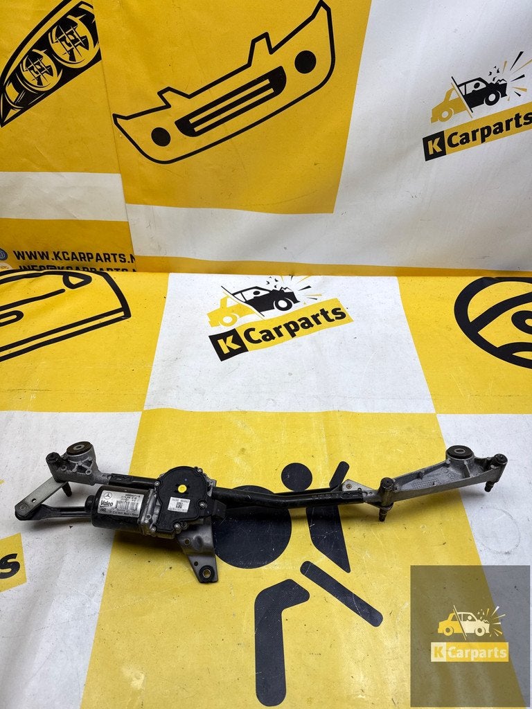 A1769061800 : Moteur d'essuie-glace pour Mercedes-Benz Class, Mercedes-Benz AG, Mercedes-Benz, Utilisé, Mercedesstrasse 120
70372  Stuttgart, DE