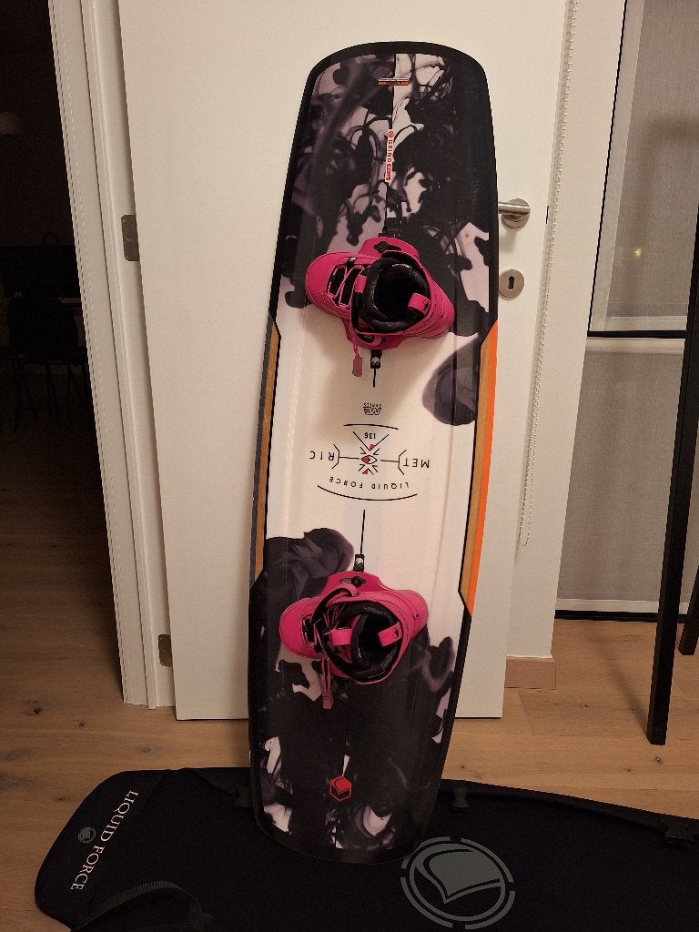WAKEBOARD LIQUIDFORCE, Ophalen, Zo goed als nieuw, Board