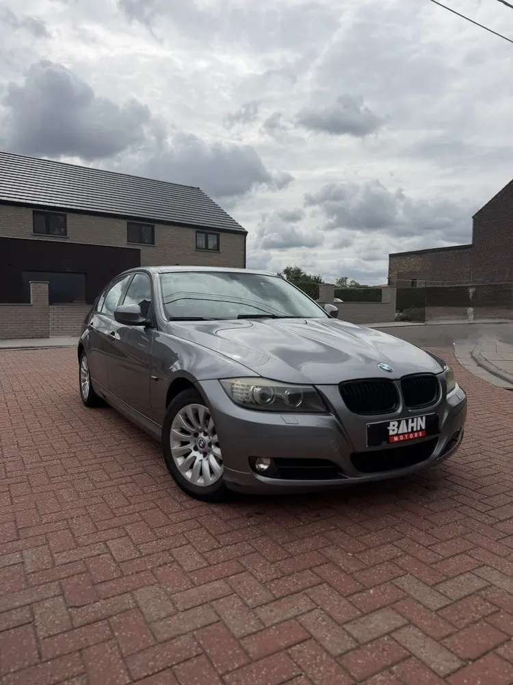 BMW Serie 3 ¡Facelift!, Autos, 100 kW, Argent ou Gris, Achat, Entreprise