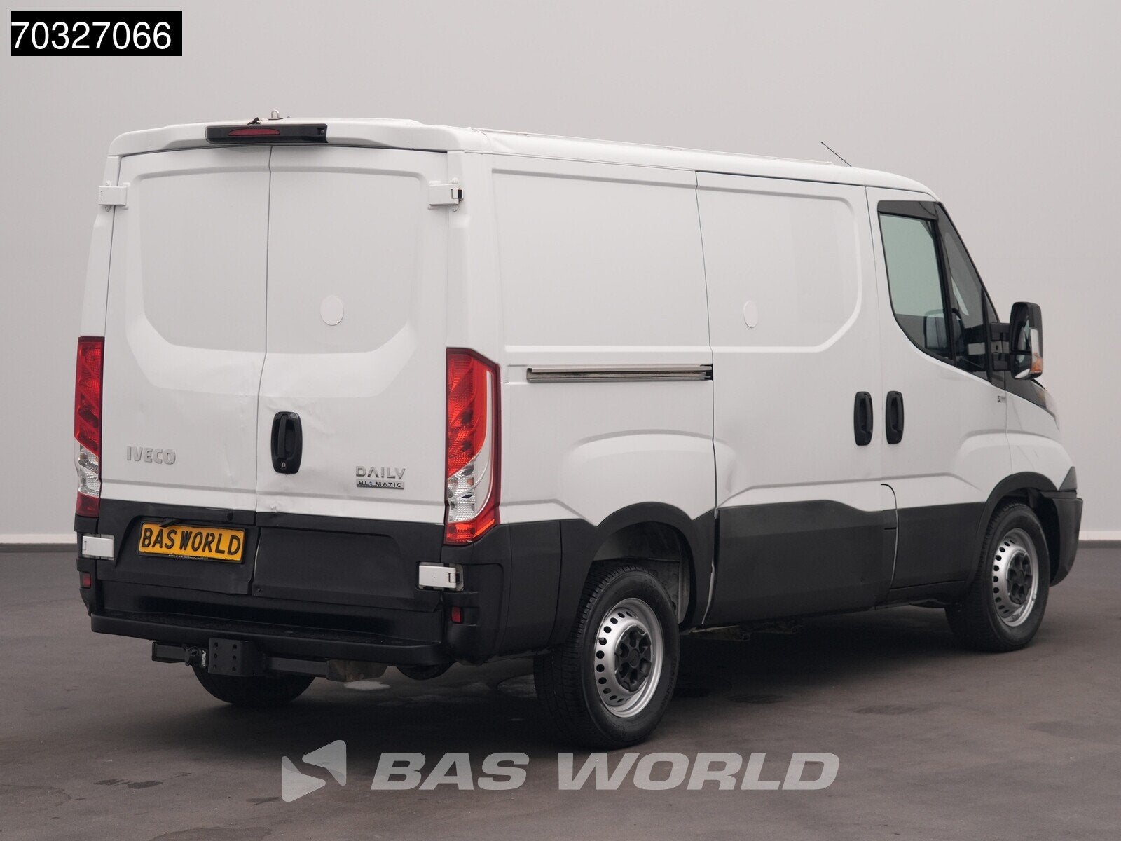 Iveco Daily 35S18 3.0L Automaat L1H1 180PK L1 Kompakt Cruise, Automaat, Stof, Gebruikt, Euro 6