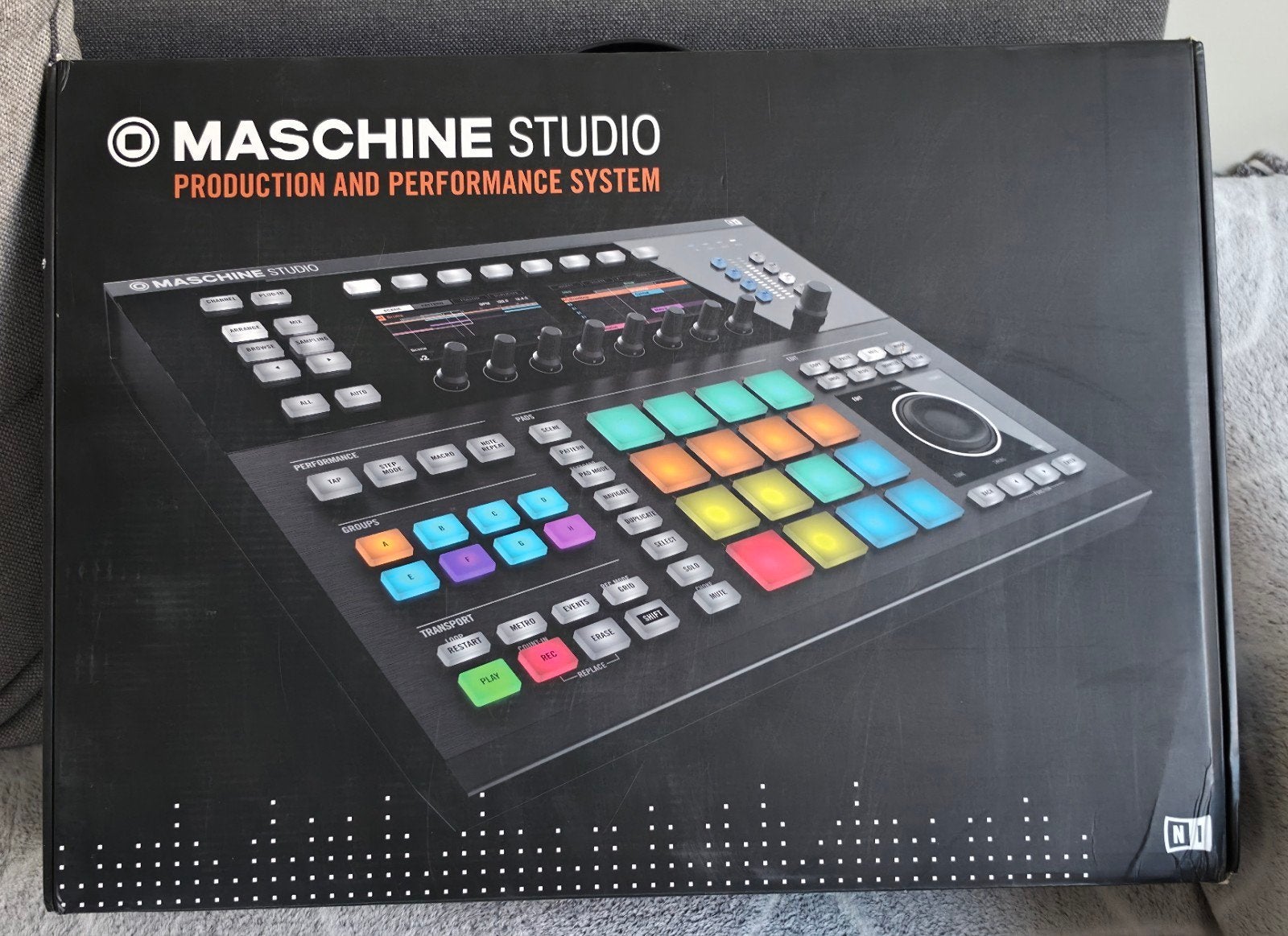 MASCHINE STUDIO native Instruments TBE + volledige licentie, Ophalen of Verzenden, Zo goed als nieuw
