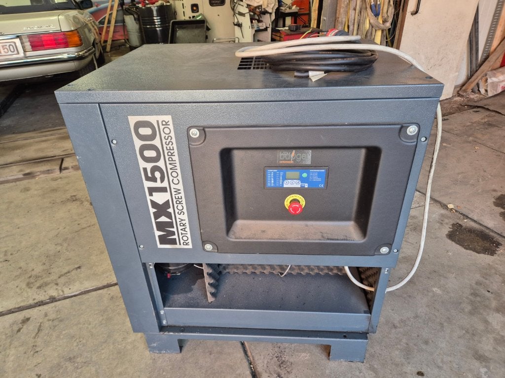 compresseur à vis avec réservoir sous pression de 900 litres, Articles professionnels, Machines & Construction | Industrie & Technologie