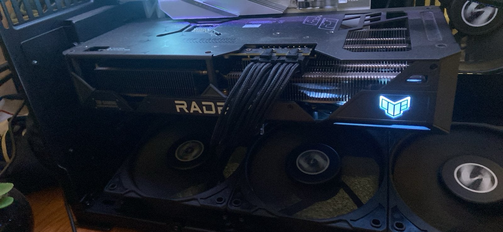 RX7600xt 16 Go pour Asus Tuf, AMD, GDDR6, PCI-Express 4, Comme neuf
