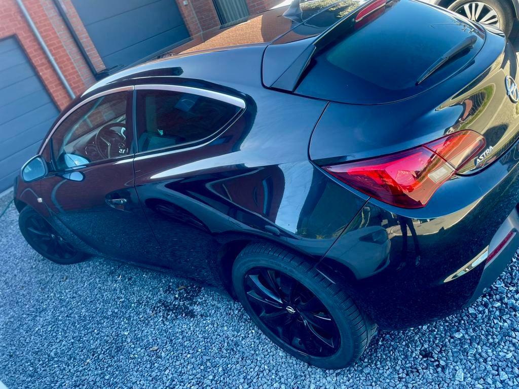 Opel Astra J GTC 1.6 CDTI 110CV ecoflex Start/Stop de  2016, Auto's, 4 cilinders, Zwart, Particulier, Dealer onderhouden