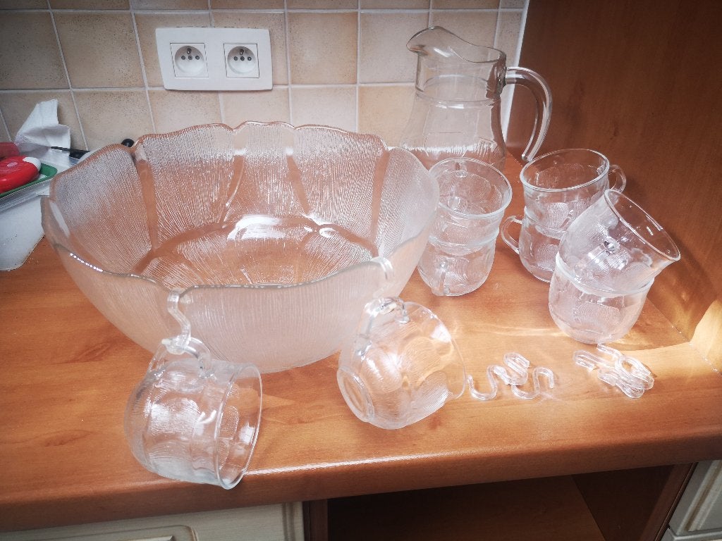 Bol à punch avec 8 verres et carafe, Enlèvement ou Envoi