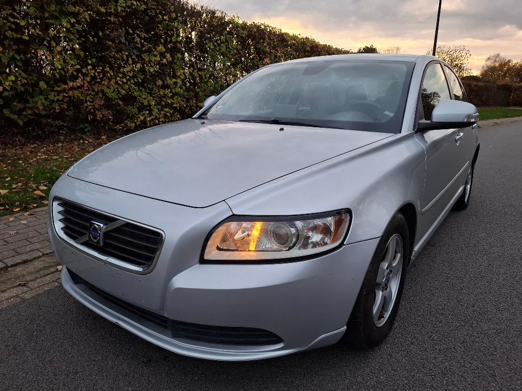 Volvo S40 1.6D 110 Drive Summum Full Options 4-Deurs 2010, Auto's, Volvo, Voorwielaandrijving, Zwart, 4 cilinders, Leder