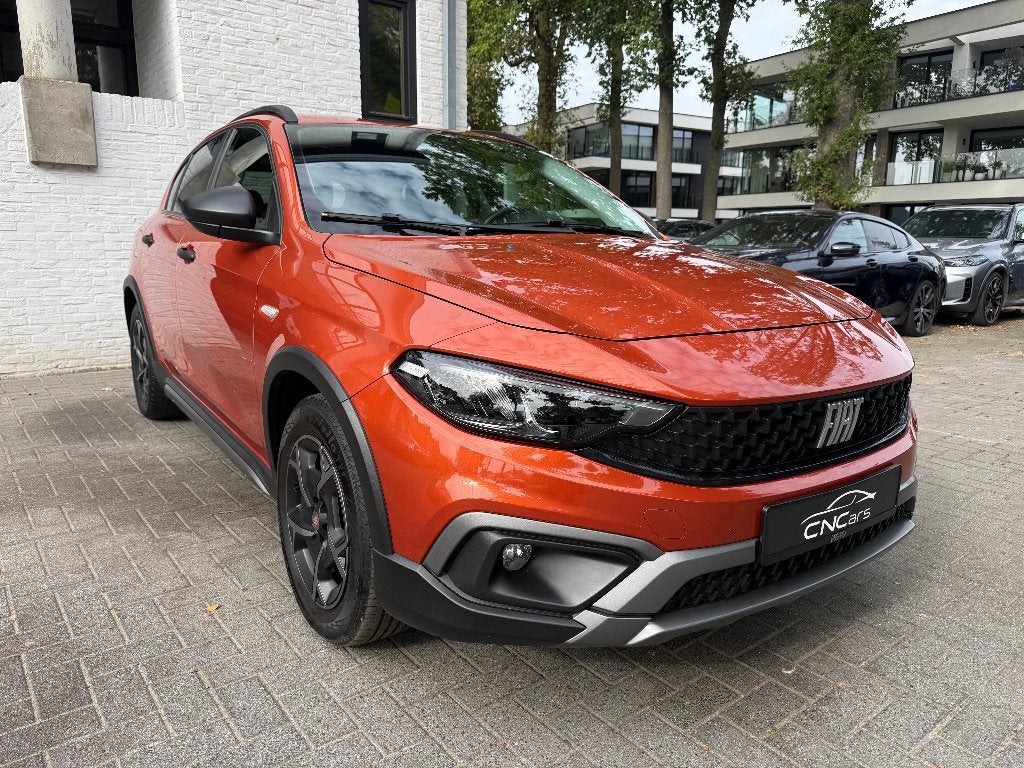 Fiat Tipo SW Cross, Autos, Rouge, Ordinateur de bord, Euro 6, Entreprise
