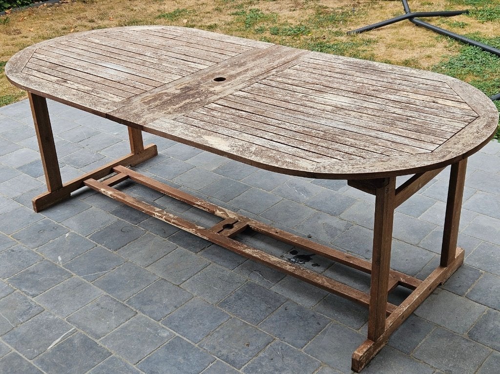 Terrastafel in teak, Ophalen, Gebruikt, Ovaal, Hout