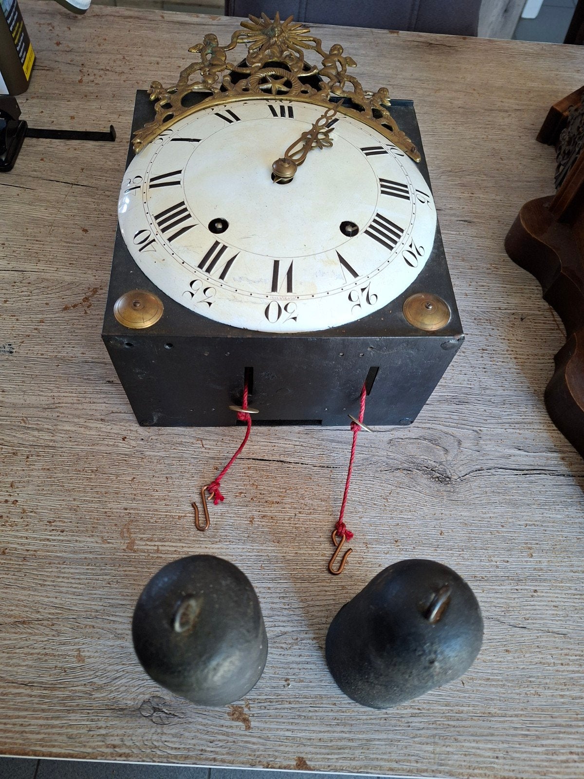 comtoise rond 1800, Enlèvement