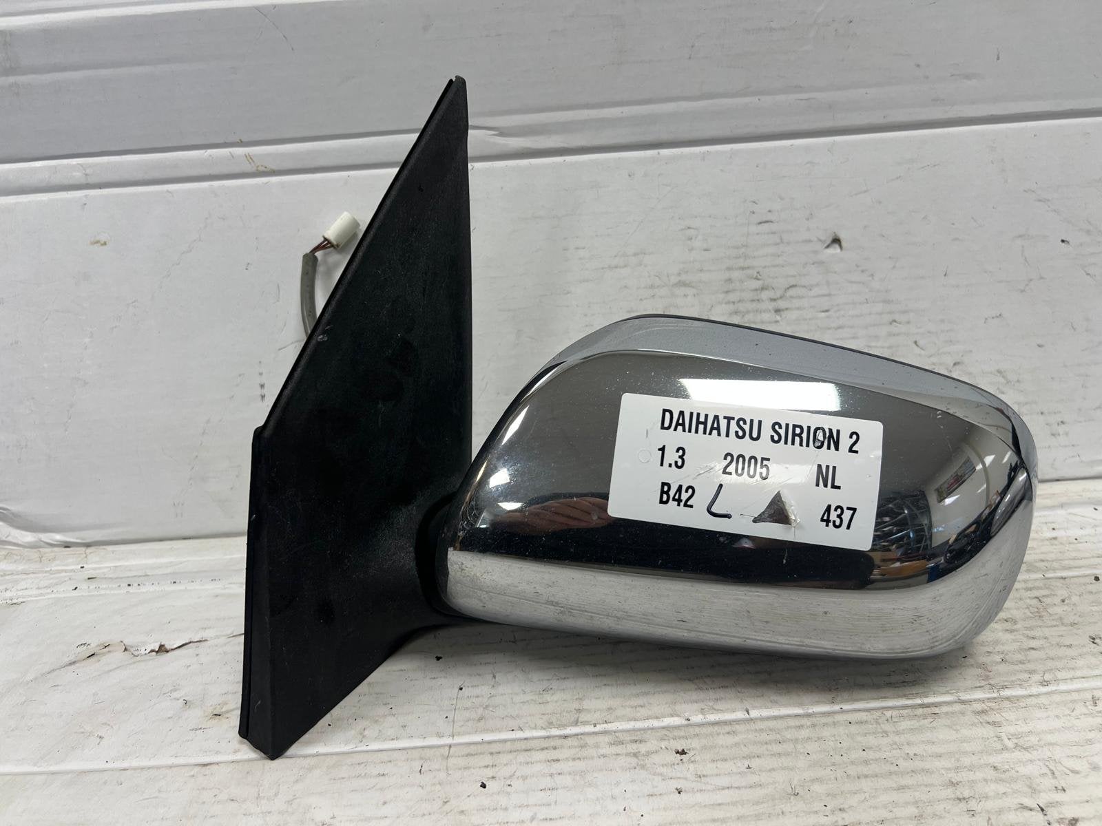 R troviseur ext rieur gauche chrom pour Daihatsu Sirion 2 B4, Ikeda-shi 1-1
563-8651  Osaka, Daihatsu, Info@daihatsu.co.jp, Utilisé