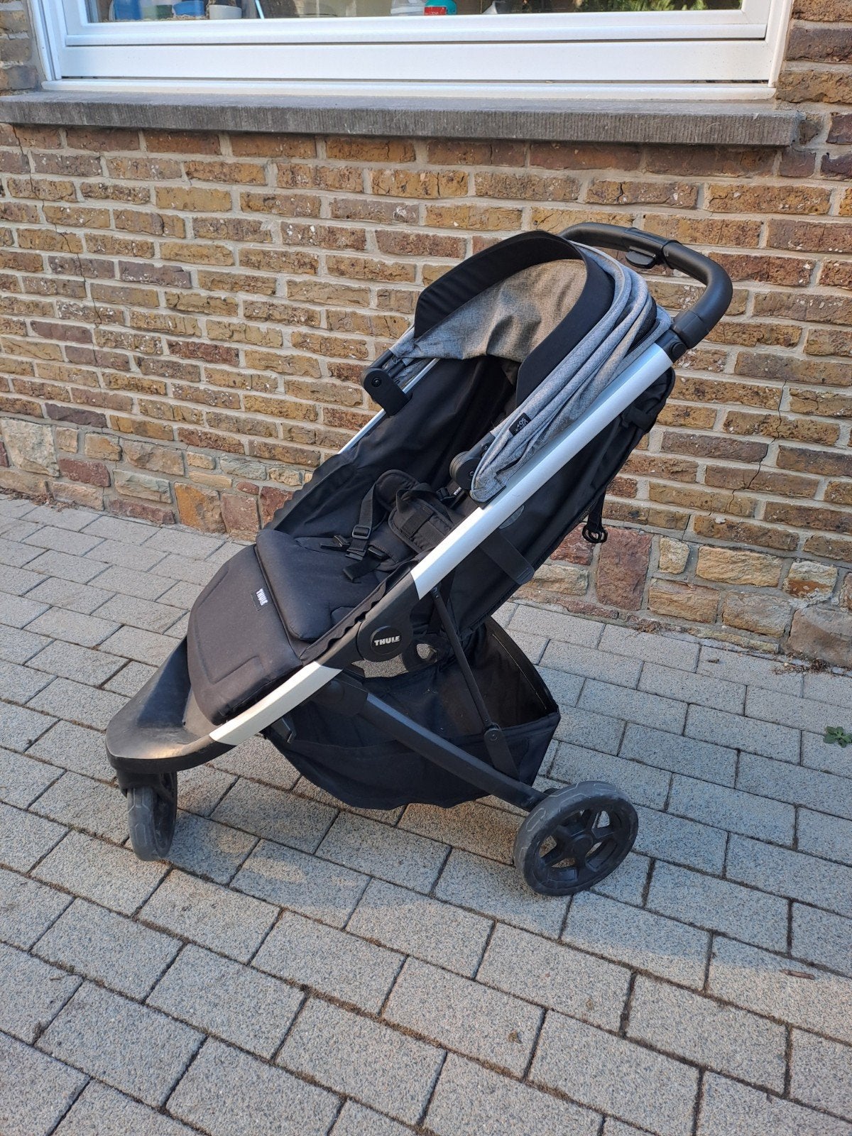 Buggy Thule, Kinderen en Baby's, Buggy's, Ophalen, Zo goed als nieuw, Overige merken, Zonnekap