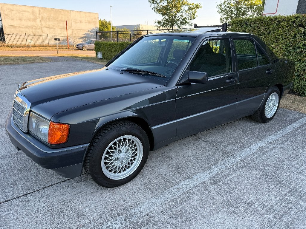 Mercedes-Benz W201 190E 1,8– 1991 – 126.236 Km – Open dak, 4 cilinders, Zwart, 1797 cc, Bedrijf