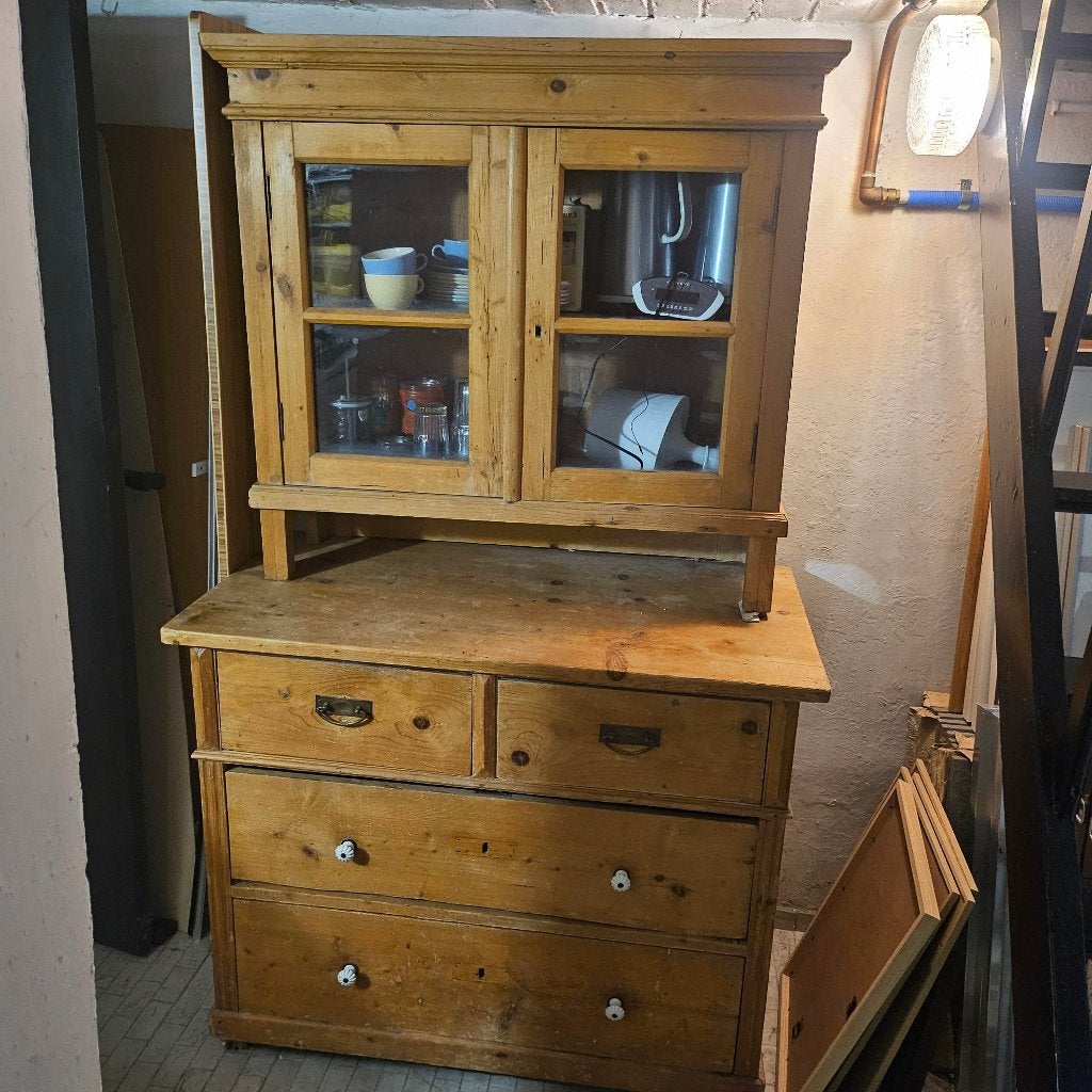 Buffet en pin, Enlèvement