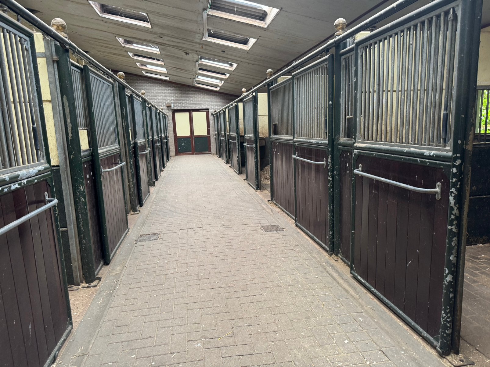 Stallen & toebehoren te koop!