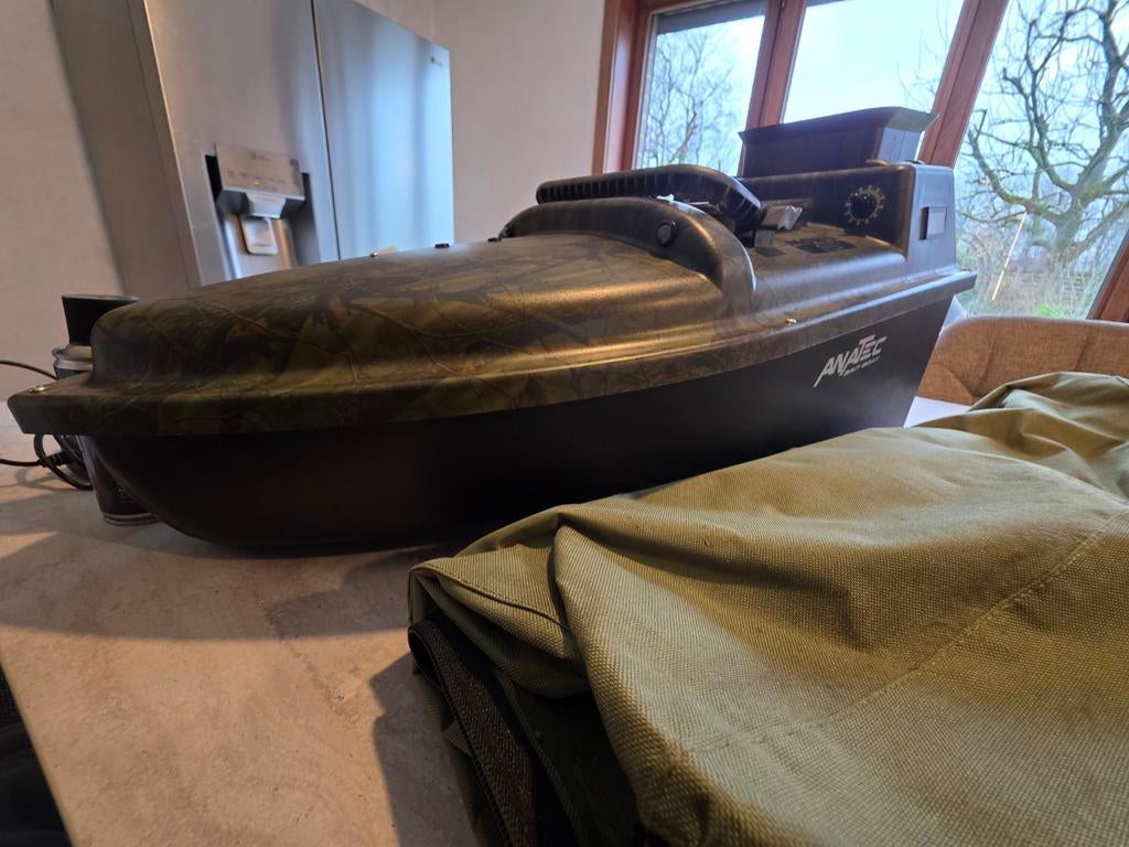 Anatec voederboot, Ophalen, Complete set