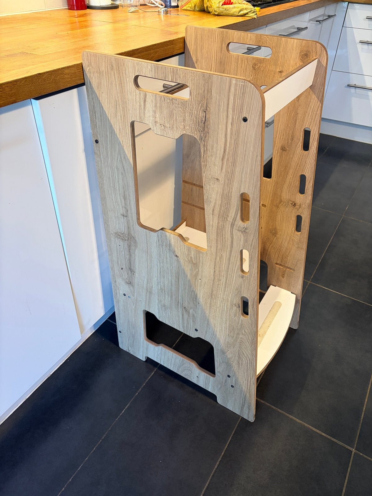 Minera keuken leertoren, Kinderen en Baby's, Ophalen, Gebruikt, Meegroeistoel, Afneembaar eetblad