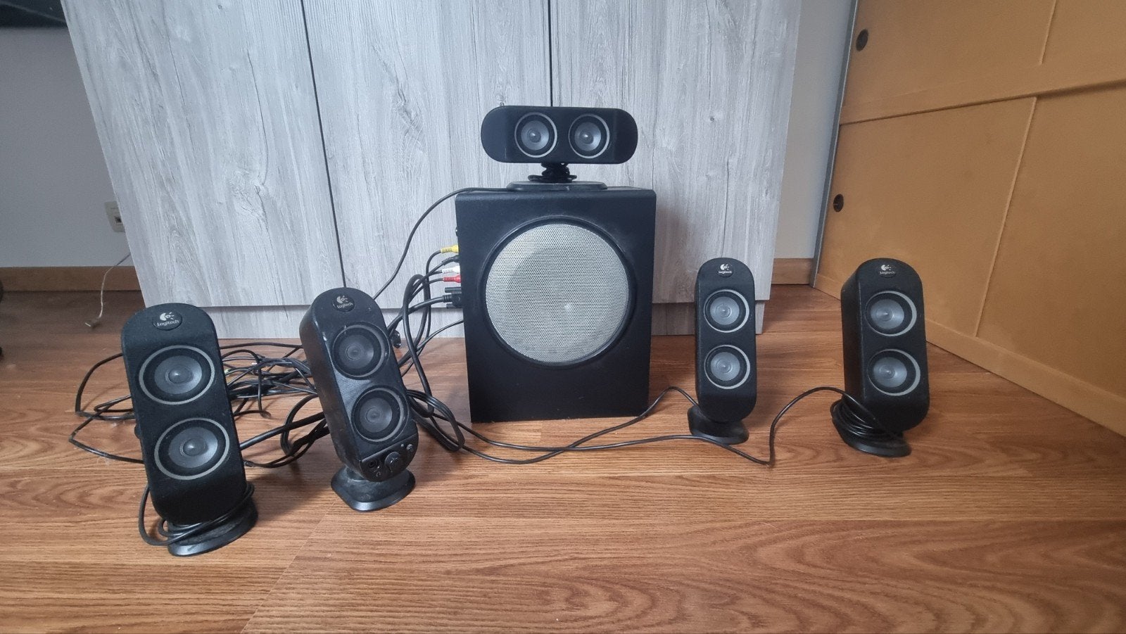 Logitech X-530 5.1 Wired Surround Speakers + Subwoofer, Computers en Software, Ophalen of Verzenden