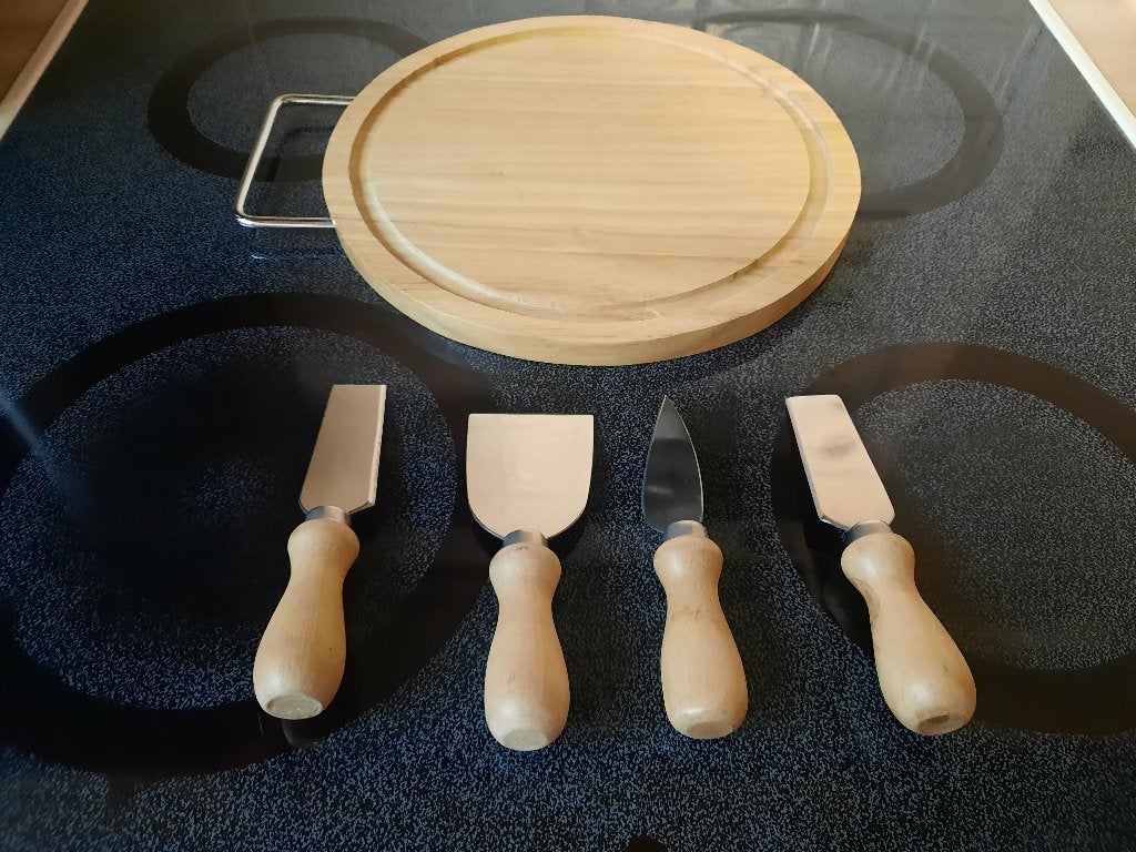 kaasplank en 4 messen nieuw volledig mooi set, Ophalen of Verzenden, Nieuw